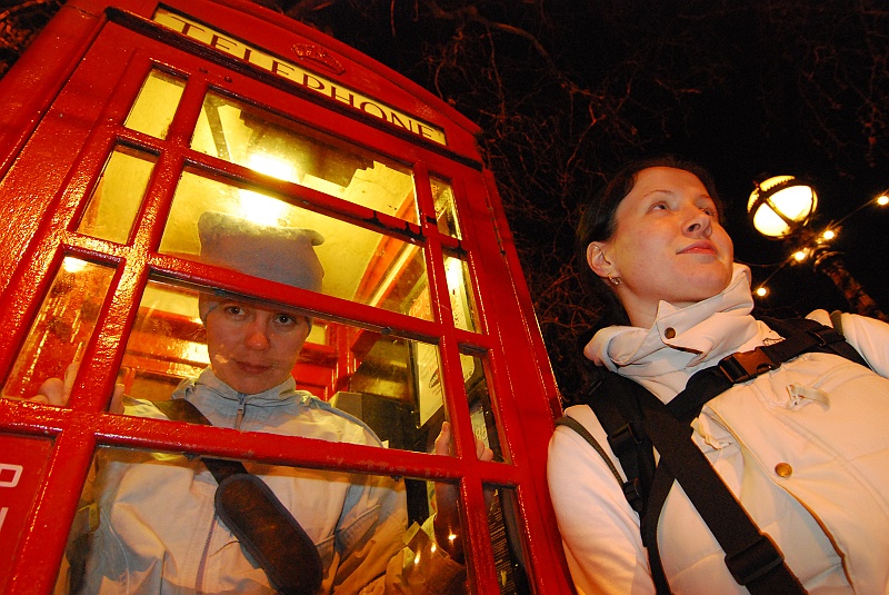 Laura i Astronom_super-177.JPG - I takie tam nasze proste zabawy. Trzeba zabić jakoś czas do odlotu. (Zdjęcie: Laura i Astronom)